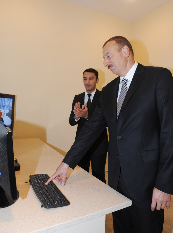 İlham Əliyev Şəkidə taxıl anbarı və dəyirman kompleksinin açılışında iştirak edib (FOTO)
